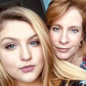 Meet your Posher, Noelle